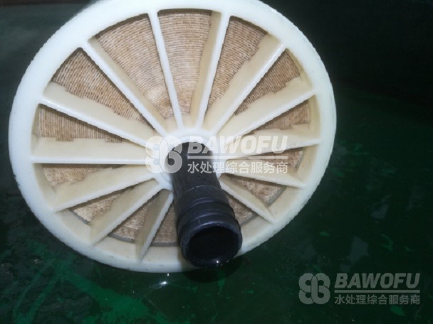 當水中的泥沙堵塞反滲透膜時該如何清洗